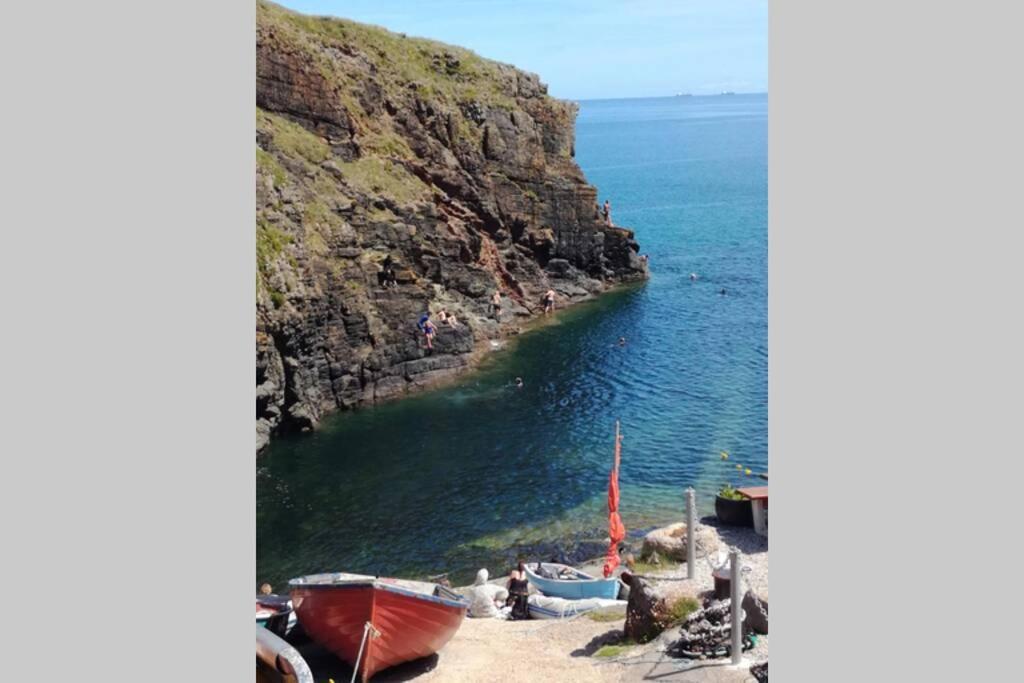 Farm Accommodation - The Lizard Peninsula, Cornwall Helston Buitenkant foto